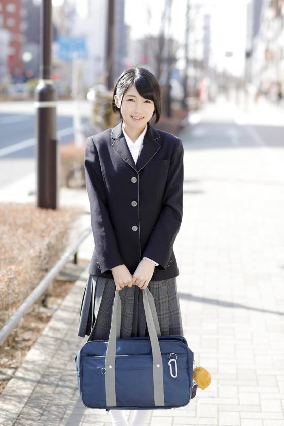 あかね マジックミラー号でおっぱいもみもみインタビュー 寝る時用のブラジャー付けてる育ちの良い女子○生 サンプル画像15