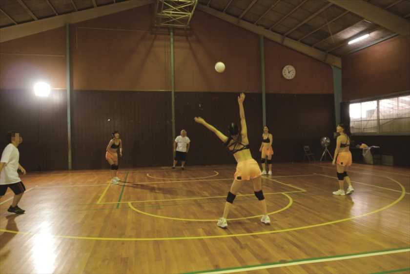 SODファン大感謝祭 デカデカバスツアー 160センチの素人男性を170センチの美女8名がおもてなし デカデカバスツアー 酒池肉林！人生最高の思い出を届ける1泊2日の旅 in館山 古川いおり 神波多一花 春川せせら 峰岸まおみ 伊東真緒 　サンプル画像16