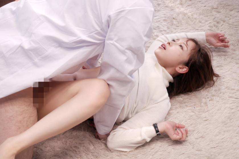すみこ(26) 元CAの専業主婦 マジックミラー号 お金持ちの奥さんが乳首マッサージで乳首イキ！ 　サンプル画像18