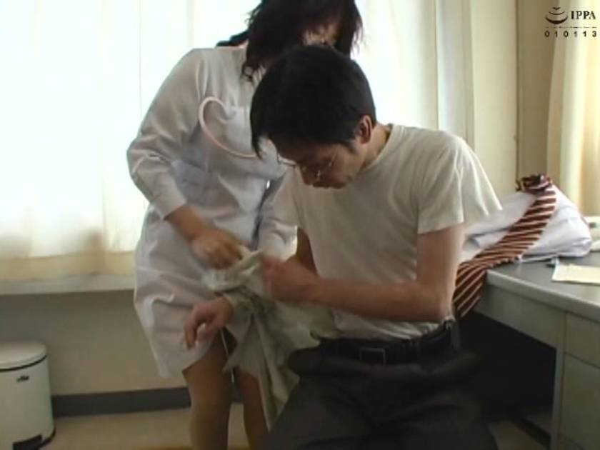 熟女のベロちゅう手コキ Part2 　サンプル画像1