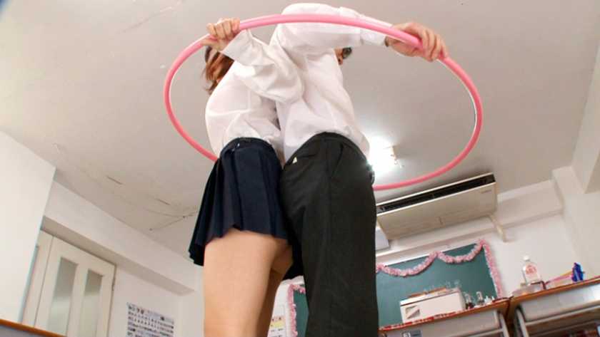 パンチラ模擬店 ~エッチなアトラクションルーム あゆな虹恋 水嶋アリス 森はるら 来栖らいち サンプル画像1