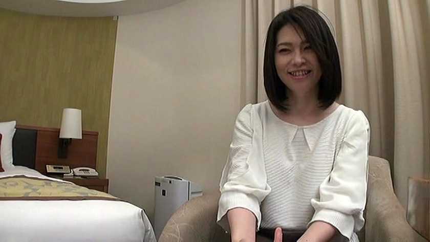 初脱ぎ人妻の恥じらい 熟女の欲情 VOL.2 まだ触ってもいないのに淫ら汁が溢れ出し… 如月千鶴 佐々木結衣 藤澤美織 白山葉子 　サンプル画像1