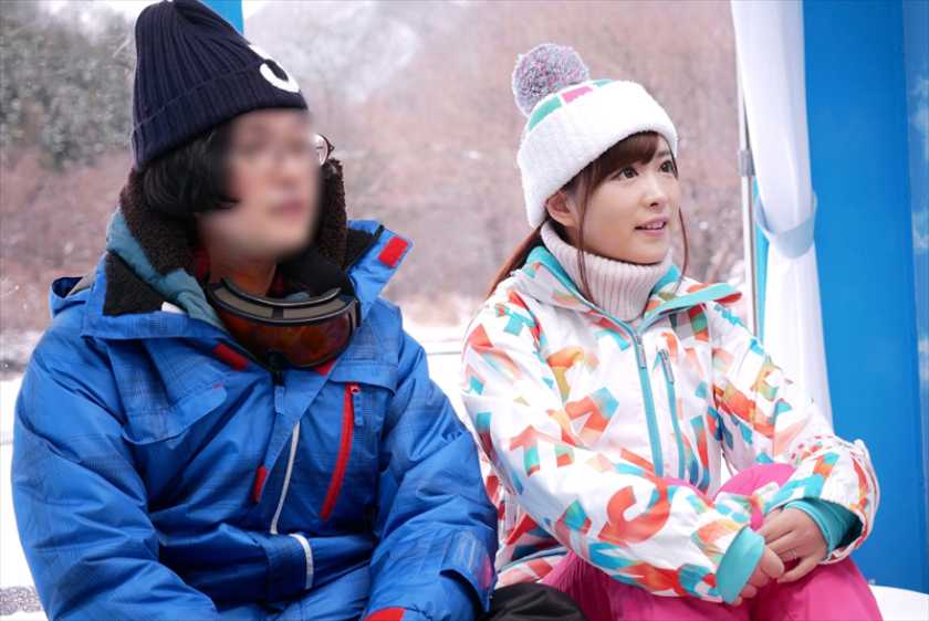 マジックミラー号 新婚カップル限定 旦那の目の前で初めての子宮マッサージで絶頂20回イカせ！意識が遠のく中、旦那よりも先に孕ませ真正中出し！ 　サンプル画像1