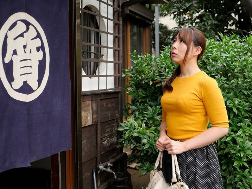 人妻質屋 4 ～夫の為に抱かれる背徳の献身妻 成宮いろは～ 　サンプル画像1