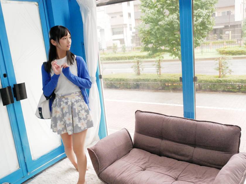 ゆうな(20)女子大生 マジックミラー号 アヒル口がチャームポイントのクール美女に即ハメ! サンプル画像1