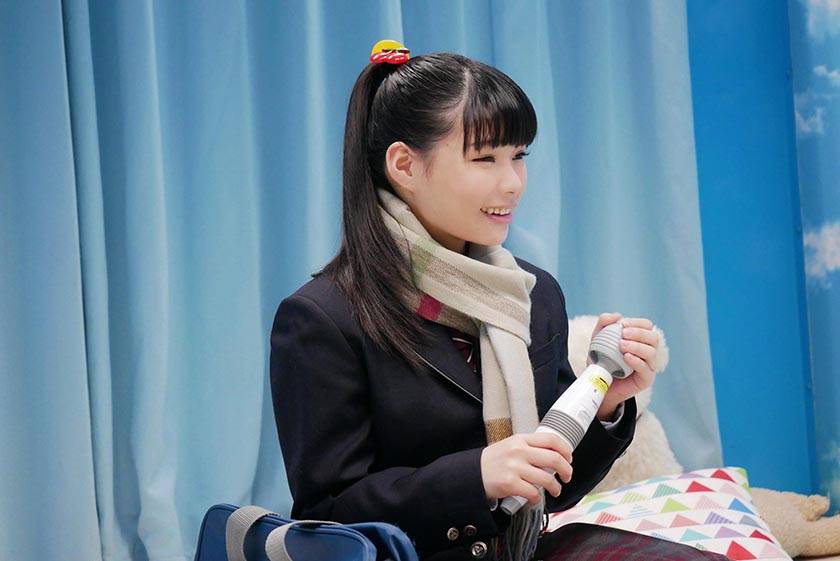 ともみちゃん 修学旅行生 マジックミラー号 ポニーテールで身長が低くくてかわいい美少女が恥じらいSEX！ 　サンプル画像1
