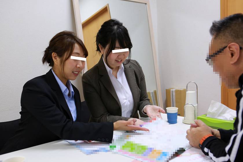 美人保険外交員を性感マッサージでとことんイカせてみた 星空もあ 　サンプル画像2