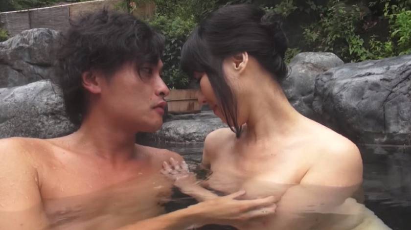 「せめて今夜だけは…壊れるくらい強く抱きしめて」好きになってはいけない相手と男女の一線を越えてしまった二人が初めての旅先で燃え上がる、もう後戻りはできない背徳の不貞交尾 篠宮千明 大森涼子 松坂美紀 円城ひとみ 奈良絵美子 　サンプル画像2