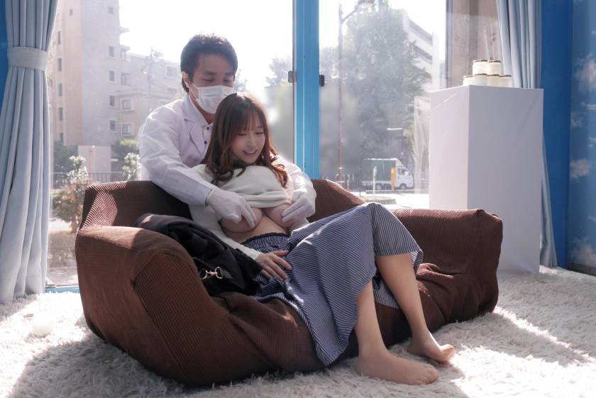 すみこ(26) 元CAの専業主婦 マジックミラー号 お金持ちの奥さんが乳首マッサージで乳首イキ！ 　サンプル画像2