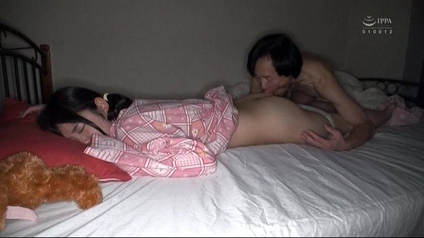 少女のお顔をベロベロ舐めたい 白井ゆずか(22) 嫌がる女へ濃厚接吻90分以上 　サンプル画像3