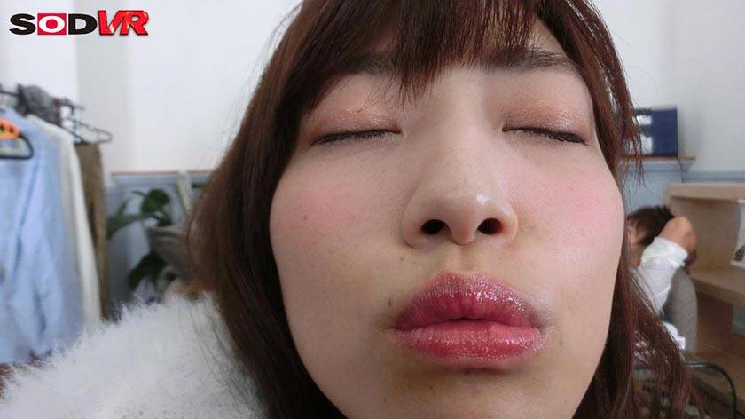 【VR】ほろ酔いでキス魔に変貌した親友の彼女がず～っとキスを求めてきた！寝ている彼氏の目の前でこっそりセックス！ 市川まさみ 　サンプル画像3