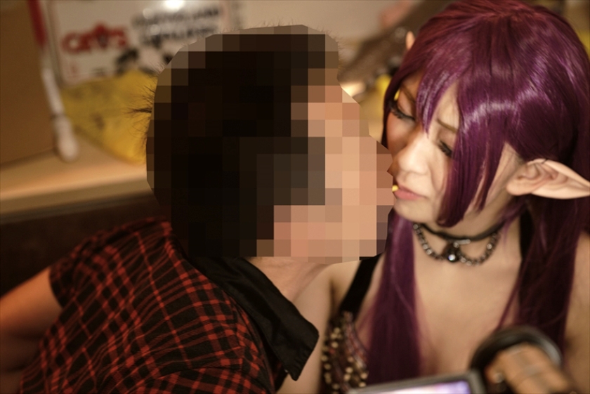 地味なネトゲサークルからの投稿映像。 『ヲタサーの姫』とはじめての王様ゲーム。男子全員で姫を騙して凌辱しまくり！最後は輪姦、全身ザーメンまみれでサークル解散ww 　サンプル画像3
