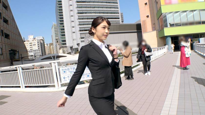 【逸材度超SSS級】24歳【絶対的美女】ひまりちゃん参上！綺麗も可愛いも兼ね備える彼女の応募理由は『しばらく彼氏居なくて寂しいから…キュンキュンしたいんです♪』【モデル並みの美脚&8頭身】顔・スタイル・性格良しのエロ凄いSEX絶対に見逃すな！    　サンプル画像3