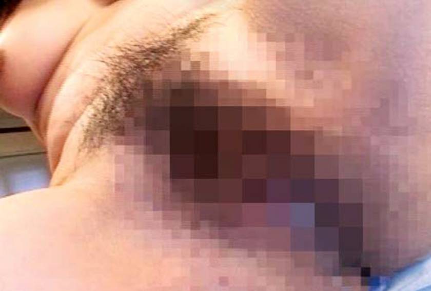 母の紹介で来た四十路のおばさん生保レディが、今加入すると気持ちいいサービスが受けられるといきなりの生フェラ勧誘に負け中出し特約契約してしまった サンプル画像4