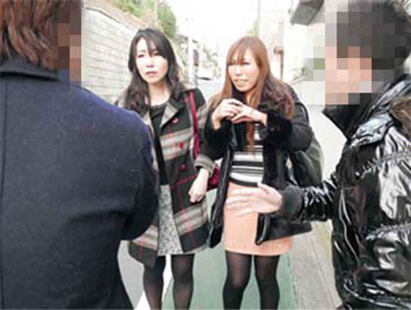 素人ガチナンパ！！「おばさんをナンパしてどうするの？」 vol8 言いながらも誘いに応じてくれて生ハメ中出しセックスさせてくれました(笑) 　サンプル画像4