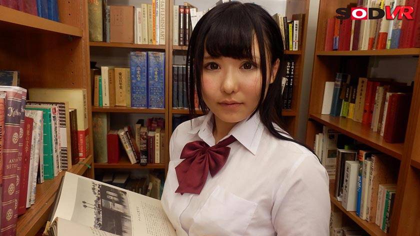 【VR】【視点移動VR】図書館の美少女をスカートの中まで凝視！どこまでも追い込み押し倒して中出しレイプ！ 　サンプル画像4