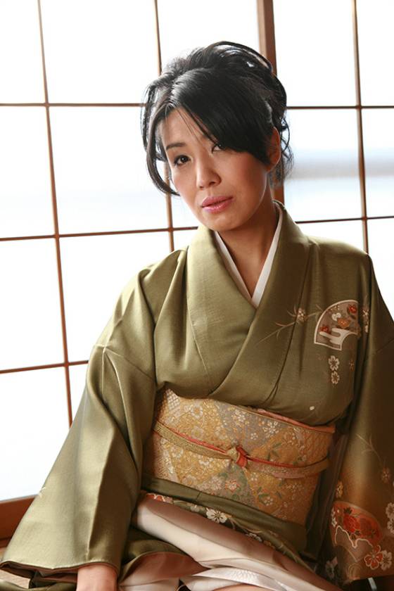 働く女50人の職業別SEXファイル 4時間SP ～バスガイド！銀行員！ヨガインストラクター！ 　サンプル画像5