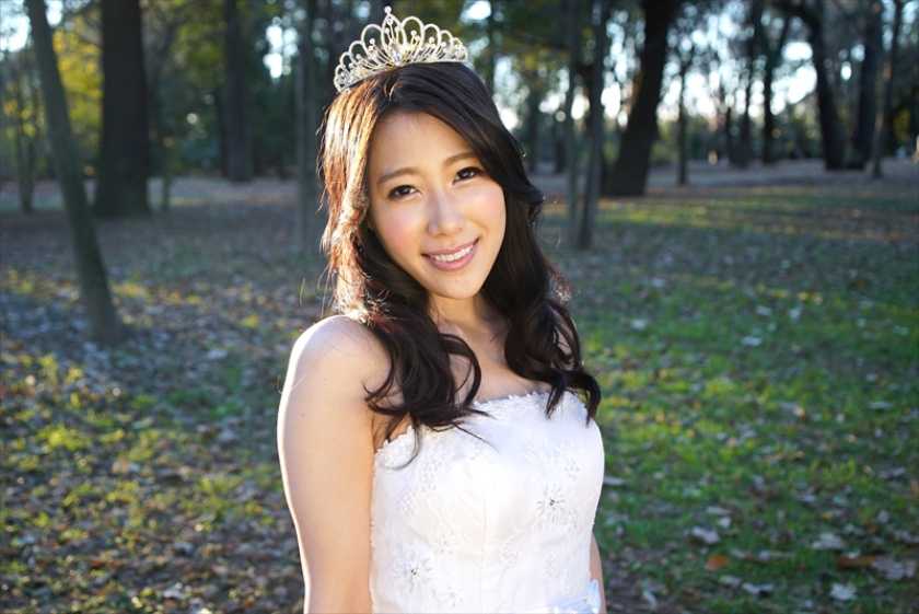 マジックミラー号で片想いのミスキャンパスとセックスがしたい！という男子大学生の願望を叶えるため、Hなゲームでお互いの性器を見つめ合ったら火がつき初結合！あまりの可愛さに暴発連発！ 　サンプル画像5