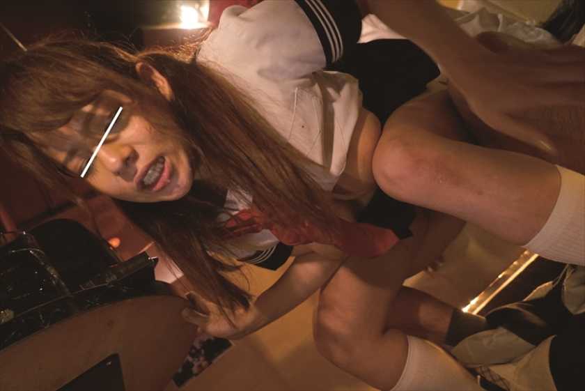 おっぱいパブの巨乳娘に媚薬タブレットを飲ませたら自ら挿入してきて店には内緒のスローピストン！…では満足できず高速騎乗位が止まらない 2 　サンプル画像5