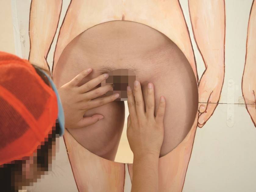 息子なら母親の裸当ててみて!母親+叔母伯母オール巨乳家系SP サンプル画像5