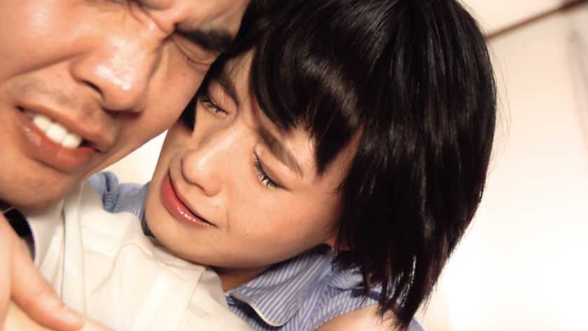 知人に中出しをお願いする夫と私 向井藍 　サンプル画像5