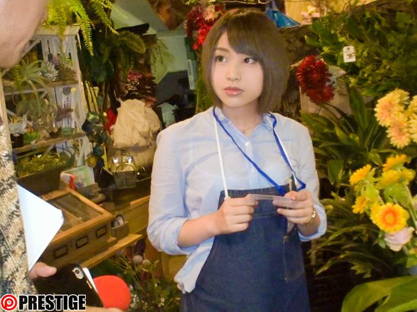 100%完全ガチ交渉！噂の素人激カワ看板娘×PRESTIGE PREMIUM 08 　サンプル画像5