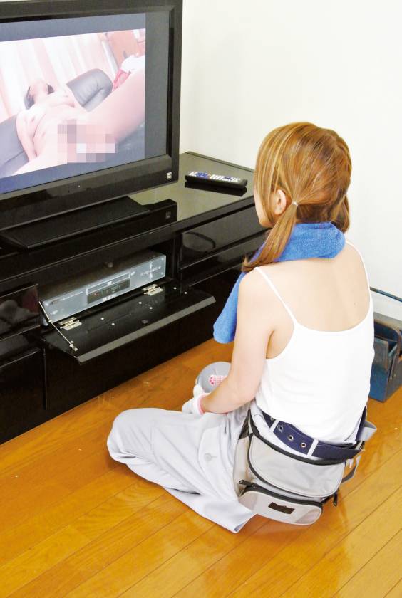 電気屋のお姉さんの爆乳おっぱいにHなイタズラ 北川エリカ サンプル画像6
