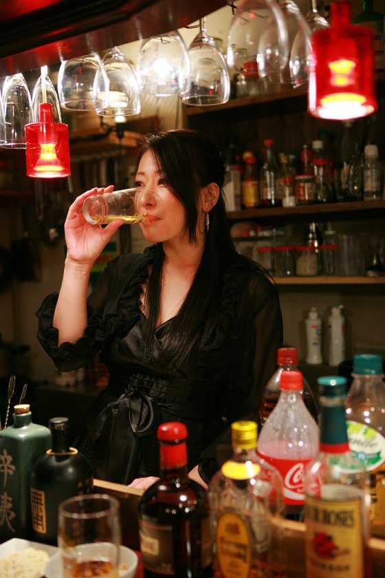 スナックで働く具合のイイお姉さん8人としっぽりエッチなことしちゃいました 　サンプル画像6