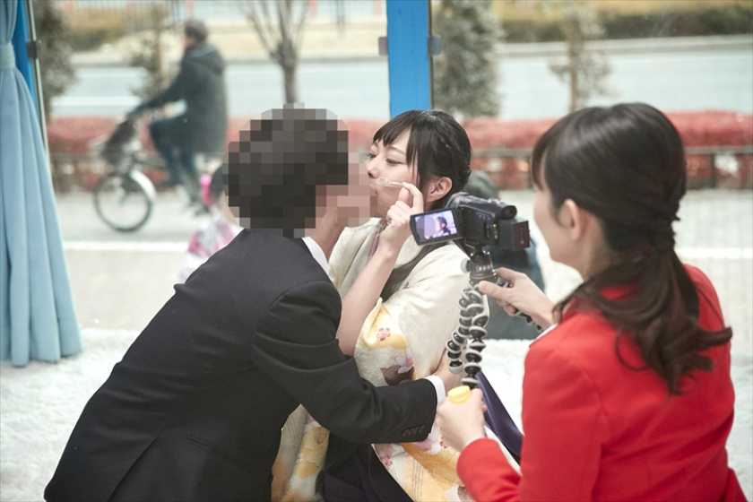 マジックミラー号 大学卒業式を終えたばかりの友達同士の男女が初乗車!Hなゲームでお互いのオナニーを見せ合ったら火が付いて“思い出SEX”までしてしまうのか!? 3 サンプル画像6