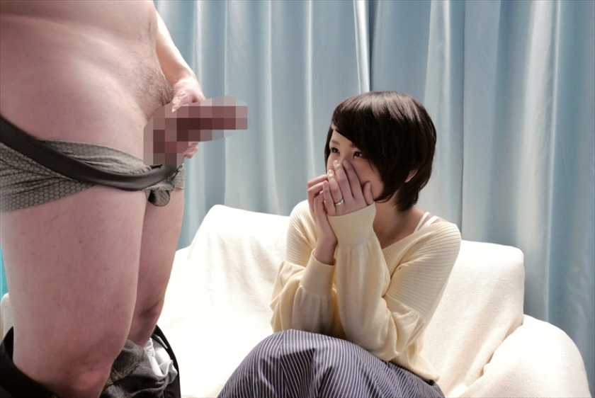 マジックミラー号 心優しい子持ちのママがデカチンで妻に挿入を許してもらえない男性に素股奉仕 産後で感度が上がったマ○コは我慢できず、不倫挿入真正中出し！ 3 　サンプル画像6