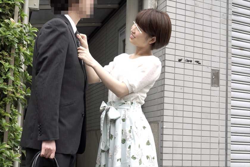 侵入者の寝バックデカチン縦ピストンで膣壁を床にこすり付けられ何度ものけぞりイキする人妻 　サンプル画像6