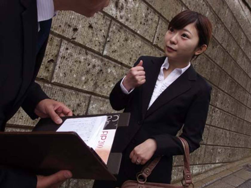 素人ガチナンパ！！働いている「おばさん」をナンパして生ハメ中出し 12人！4時間！ 　サンプル画像7