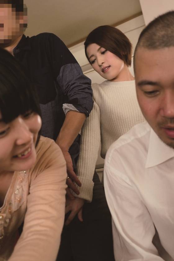 嫁までの距離5メートル以内!バレないように嫁の親友とやっちゃった俺 愛華みれい 海空花 紗々原ゆり サンプル画像7