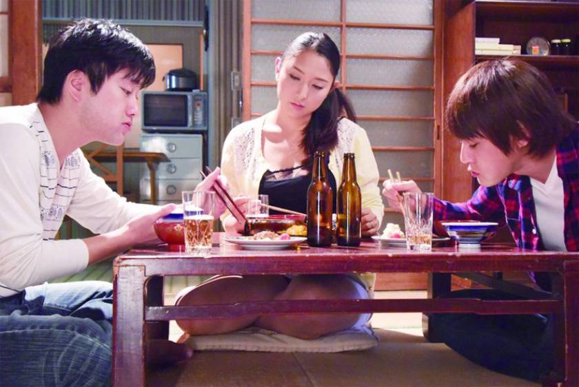 息子の友人に調教された母 葉月奈穂 浅井舞香 本真ゆり 　サンプル画像7
