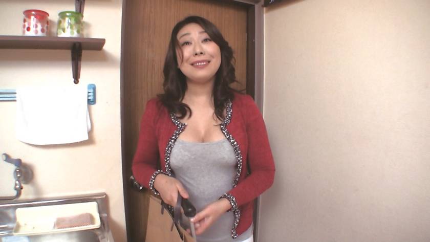 長野から上京した嫁の母が…信州の爆乳義母 眞ゆみ恵麻 　サンプル画像8