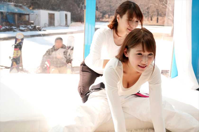 マジックミラー号 新婚カップル限定 旦那の目の前で初めての子宮マッサージで絶頂20回イカせ！意識が遠のく中、旦那よりも先に孕ませ真正中出し！ 　サンプル画像8