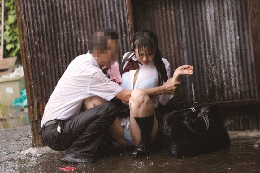 ゲリラ豪雨の直後にまさかのレイプ○○○ なつめ愛莉 羽月希 早川瑞希 サンプル画像8