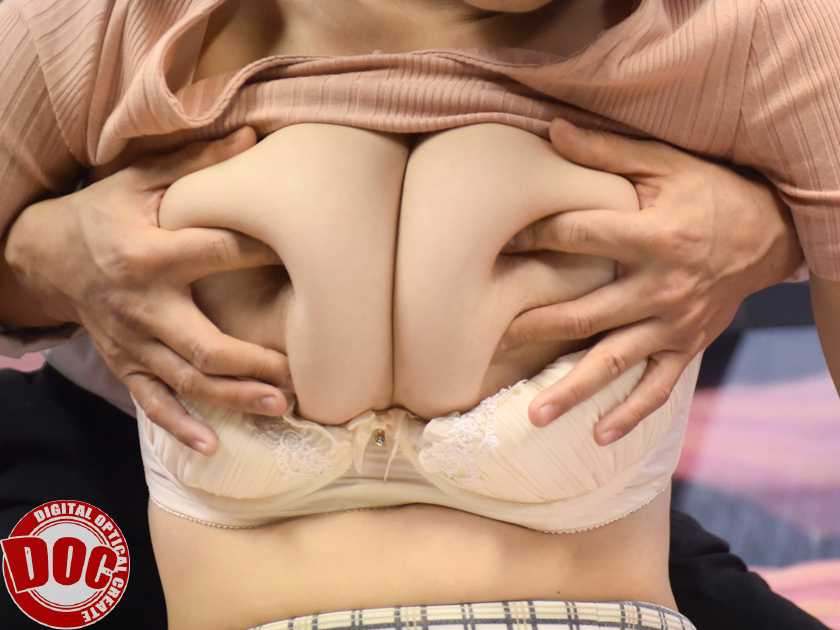 マジックミラーの向こうにはシングルマザーのお母さん!母子家庭の姉弟が進学費用をゲットするため母に内緒で生SEX&生中出しにチャレンジ!?弟思いの美人姉は我慢汁タラタラ破裂寸前の弟勃起チ○ポにうっとり興奮!お金のために近親相姦!? サンプル画像9