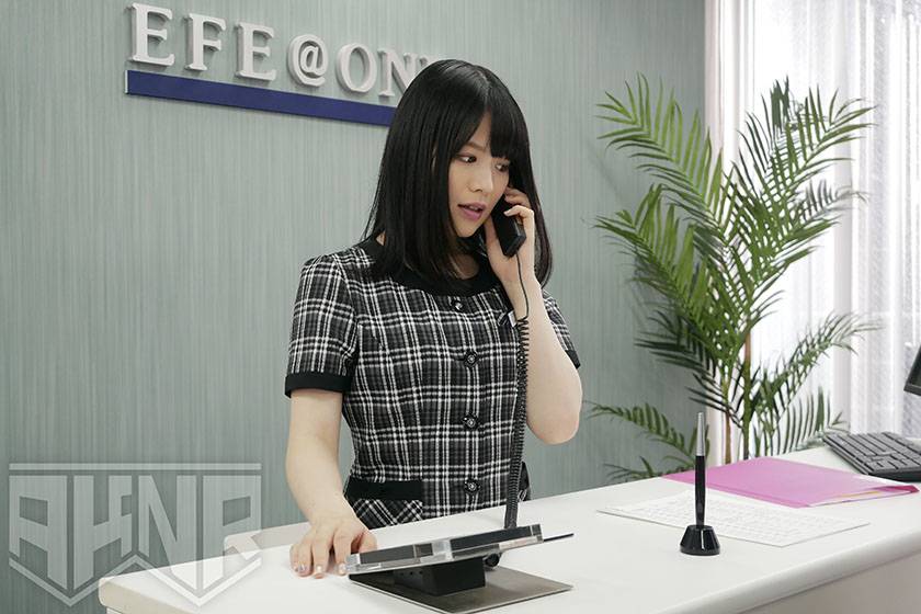 街中で見かける綺麗な働く女たち 敏感体質で何度もイキ狂うドM　サンプル画像18