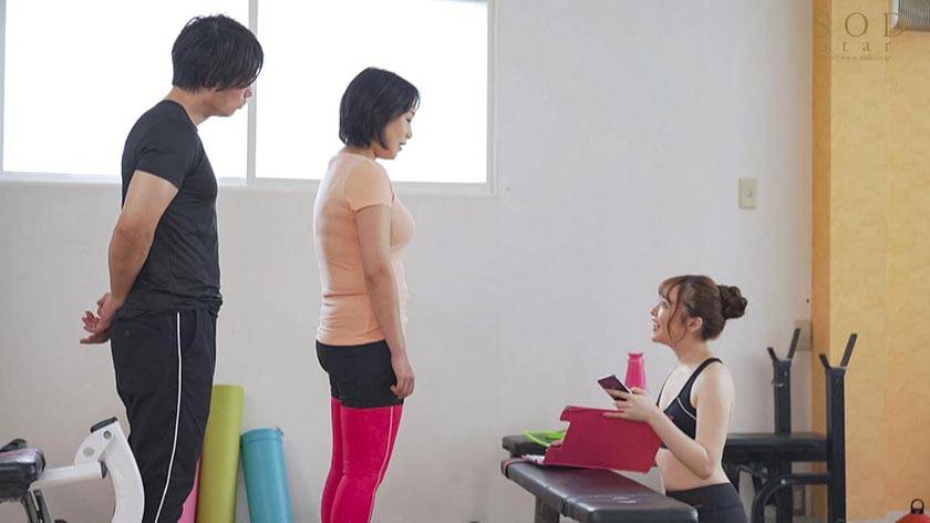 出産を控えた新婚夫婦から旦那を寝取って●●中出しさせる美人パ　サンプル画像1