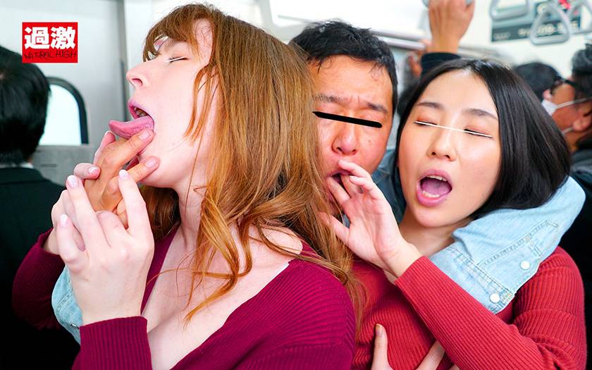 満員電車でムチムチニット痴女2人のデカ尻に挟まれ勃起したち○　サンプル画像4