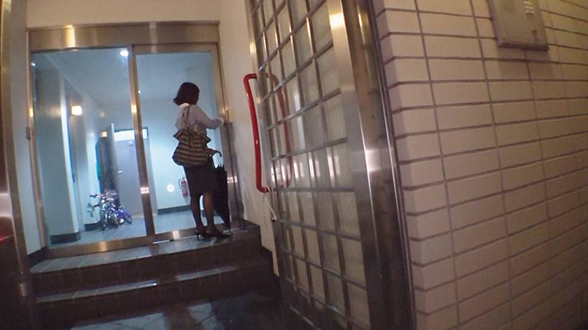 帰宅の瞬間を狙われた一人暮らしのOL中出し押し込みレ●プ　サンプル画像4