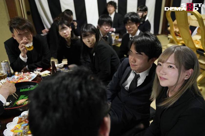 法事で7年ぶりに再会した同級生たちに酔わされ●●された金髪喪 サンプル画像5