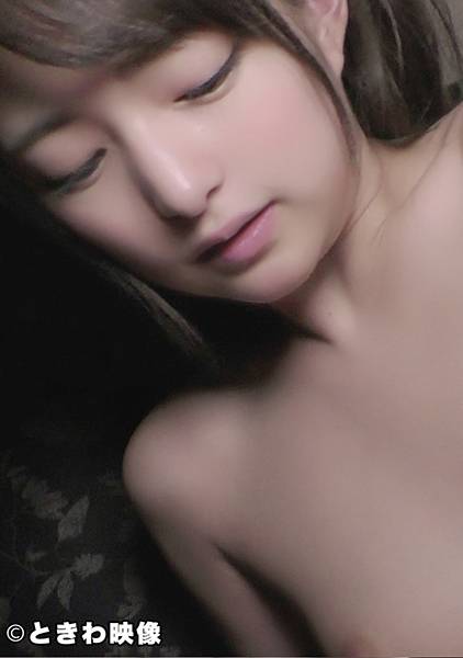 芸人の娘 岡○結○に似ている女子大生とラブラブお泊り!ブス男の生チンでかき回されたマンコに中出しを許す! サンプル画像