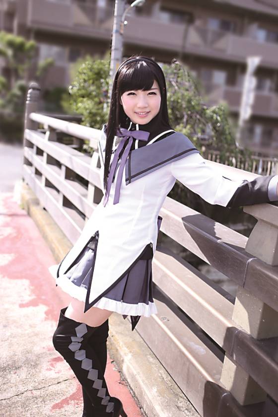SNSで募集した素人コスプレイヤーと中出しオフパコ撮影会 サンプル画像1