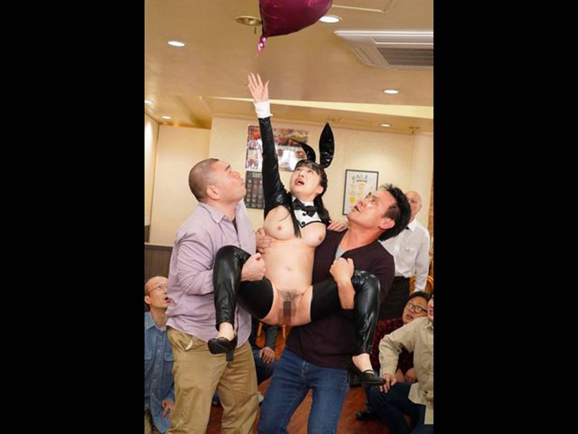 羞恥！おっぱいや膣穴尻穴までも視姦された私…日給8万円だけど　サンプル画像3