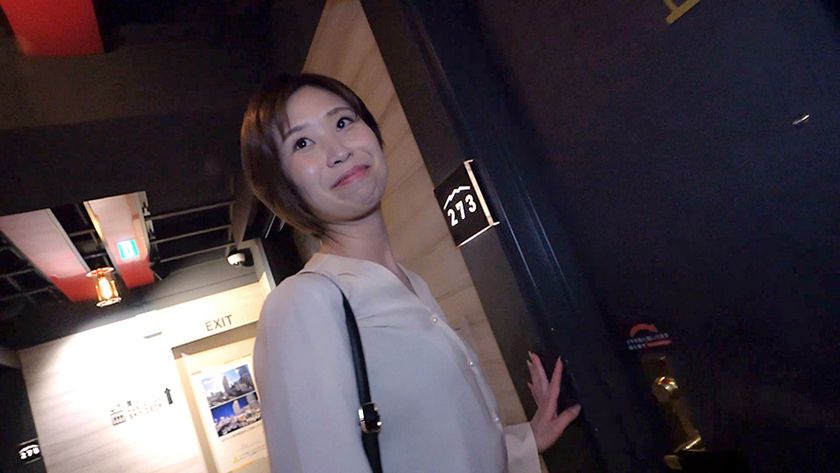 初撮りx寝取られ妻 「初めて旦那以外の男にハメられてます。」 サンプル画像3