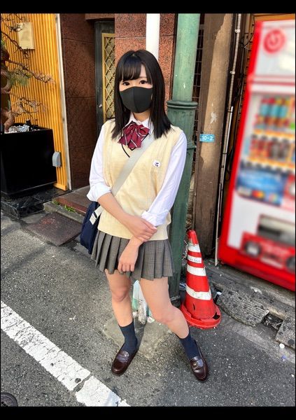 顔出し【個人撮影】レンタルルームで密着SEX_クールな制服女子と中出しSEX配信 サンプル画像