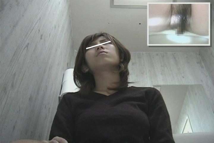 股間どアップ! 女子トイレマルチアングル #74