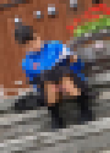 デビュー作　第三弾　綺麗系お姉さんのしゃがみパンチラ　広○すず似の可愛い子 サンプル画像